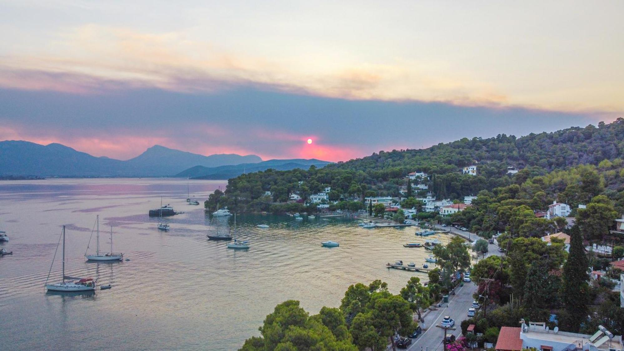 Seaview Apartment - Poros Relaxing Beachfront Flat Poros Town Ngoại thất bức ảnh