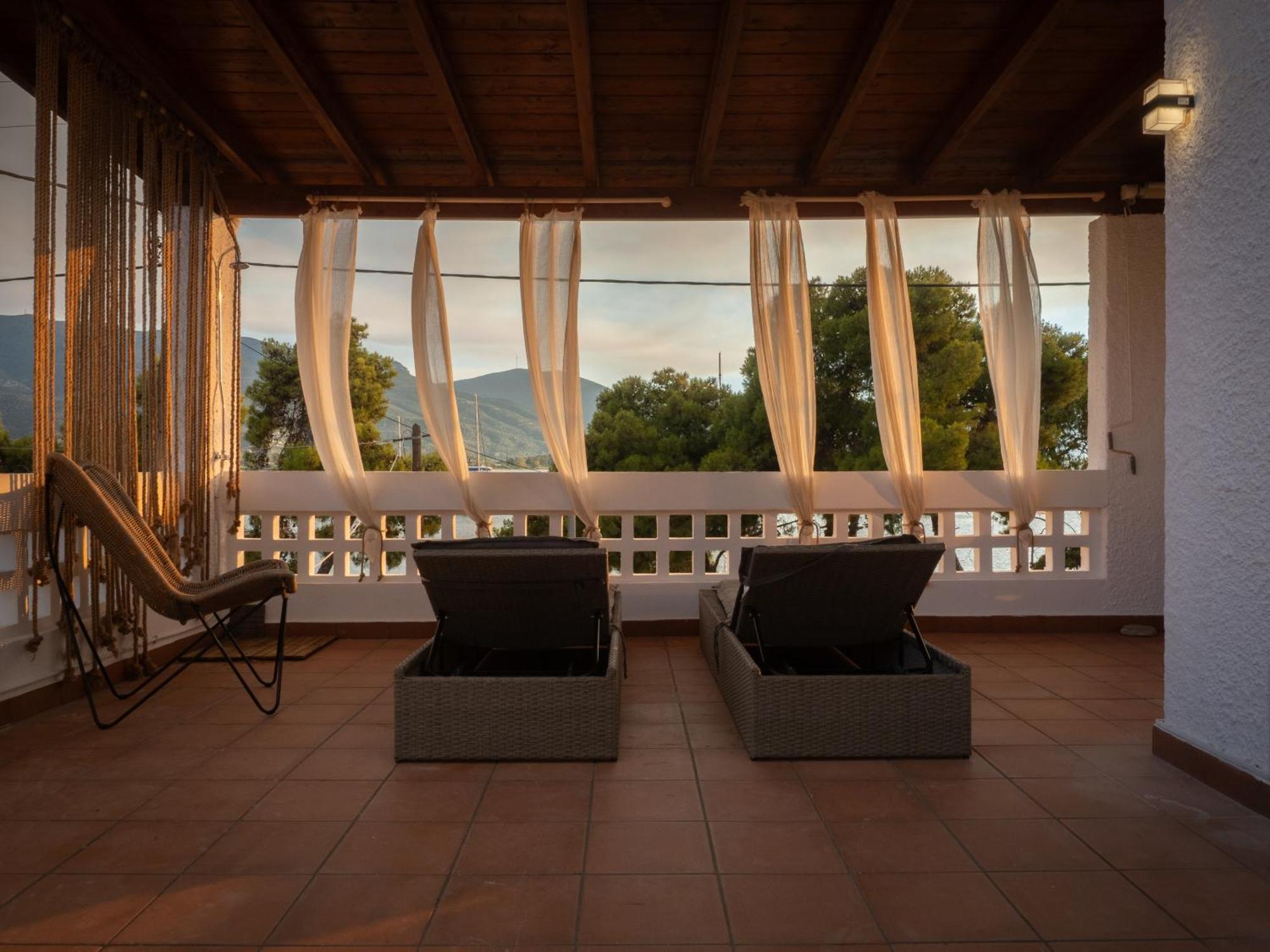 Seaview Apartment - Poros Relaxing Beachfront Flat Poros Town Ngoại thất bức ảnh