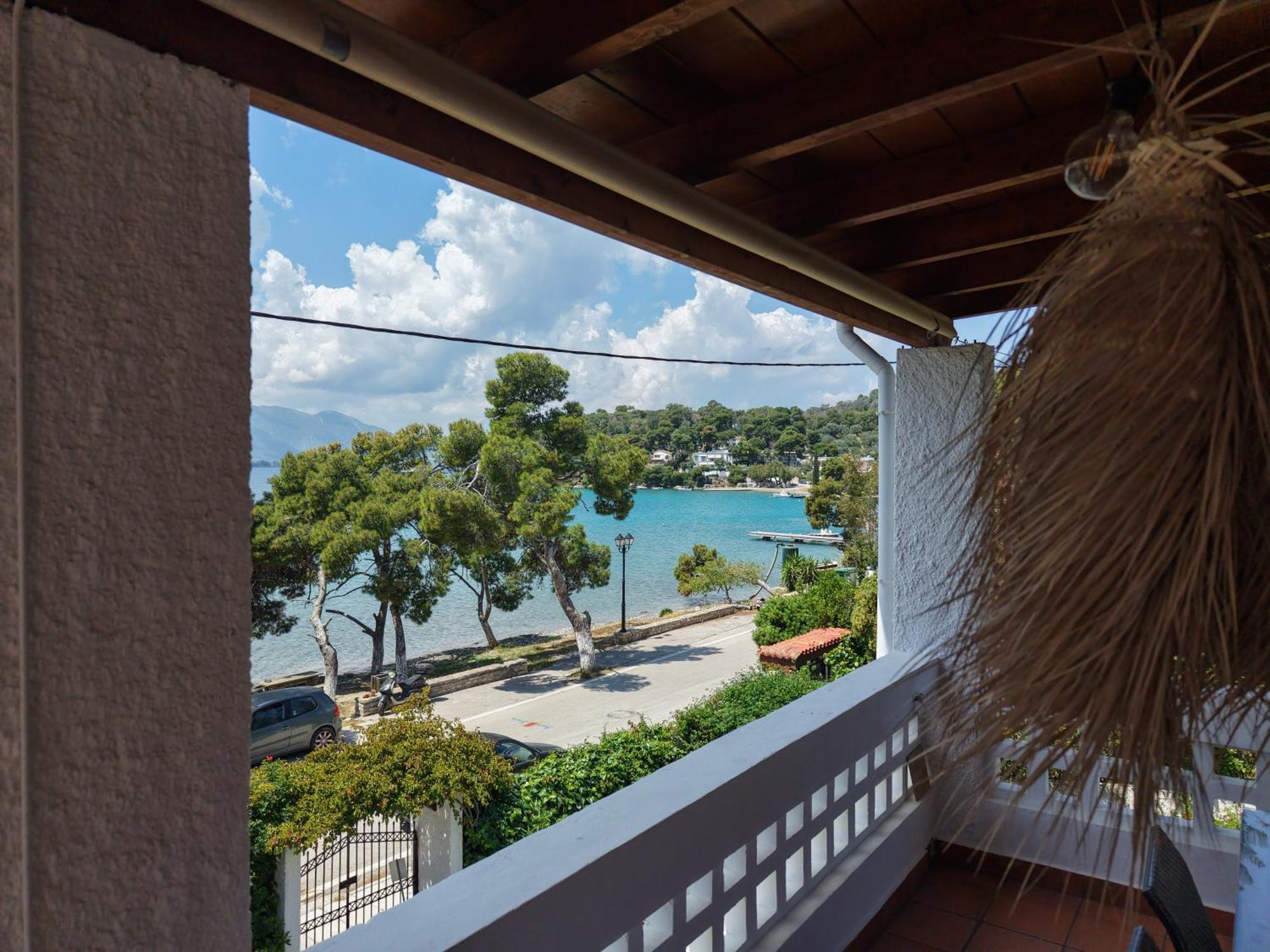 Seaview Apartment - Poros Relaxing Beachfront Flat Poros Town Ngoại thất bức ảnh