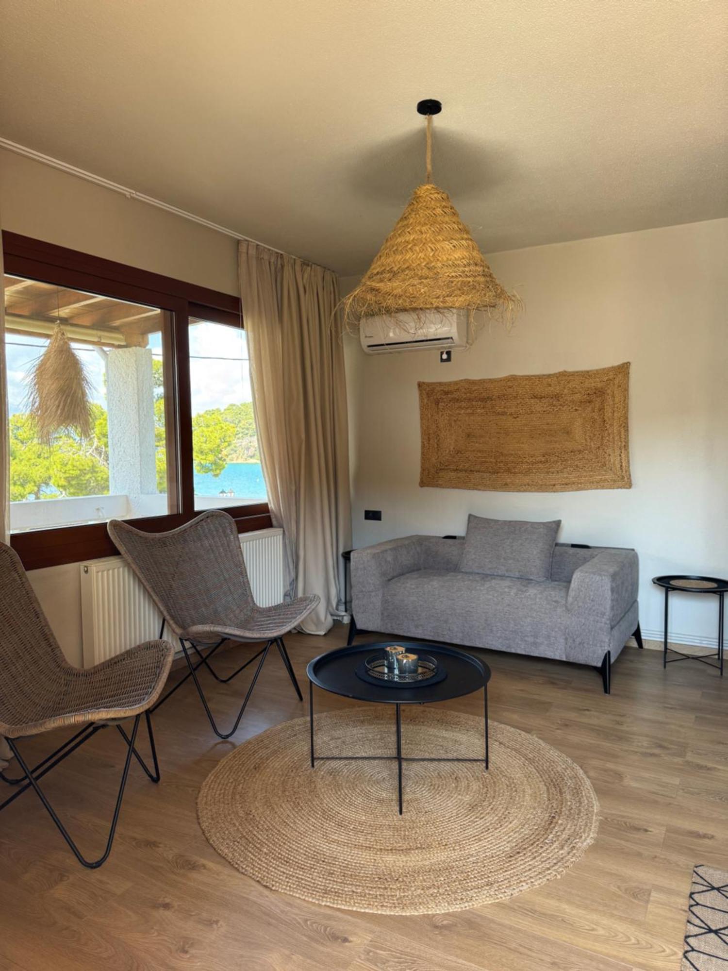 Seaview Apartment - Poros Relaxing Beachfront Flat Poros Town Ngoại thất bức ảnh